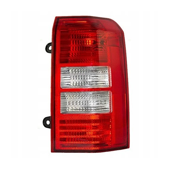 lampa-prawa-4-zarowk-europa-tyl-jeep-patriot-07-18