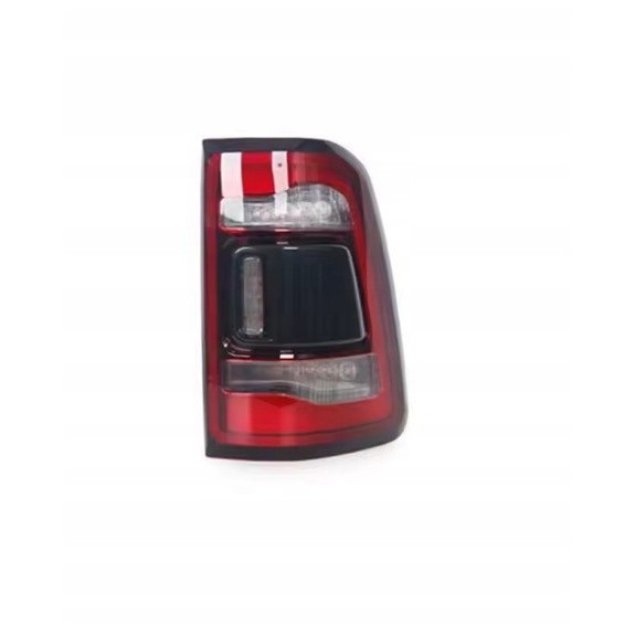 dodge-ram-1500-2019-2024-lampa-tyl-prawa-led-z-czarnym-pod-bsm-martwe-pole