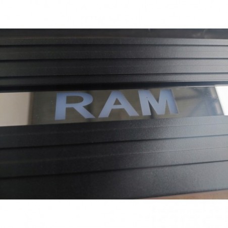 PRÓG PROGI STOPNIE ELEKTRYCZNIE WYSUWANE LED + LED LOGO RAM DODGE RAM 2011-