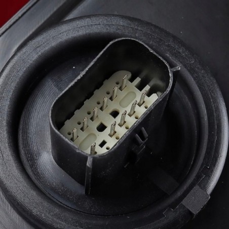 DODGE RAM 1500 2019-23 LAMPA TYŁ PRAWA +LEWA LED KOMPLET Z CZERWONY POD BSM