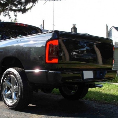 DODGE RAM 2002-2006 LAMPA LAMPY TYŁ KPL LED EUROPA ŻÓŁTY KIERUNEK DYMIONE