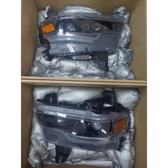 LAMPA LAMPY LED KOMPLET LEWA + PRAWA CZARNE TYP TRX DODGE RAM LIMITED 2019-