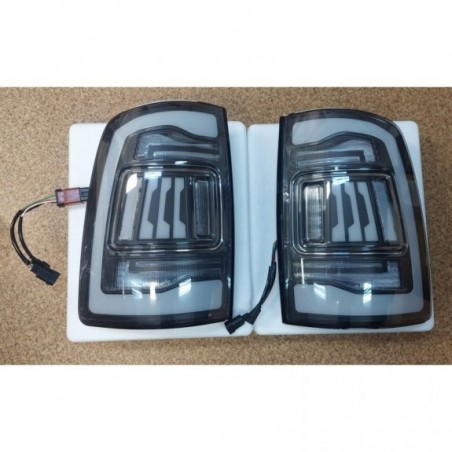 DODGE RAM 1500 2009-18 LAMPA LAMPY KPL TYŁ LED EUROPA ŻÓŁTY KIERUNEK CZYSTE