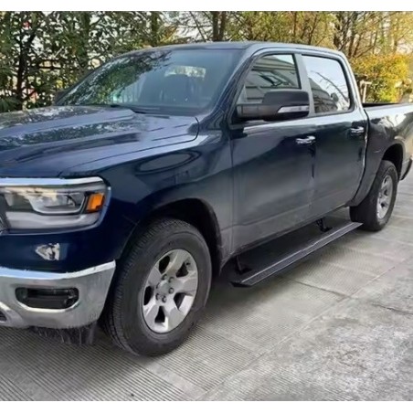 DODGE RAM 1500 IV 2011-2018 PRÓG PROGI ELEKTRYCZNE STOPNIE WYSUWANE Z LOGO