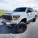 LAMPA LAMPY TITANIUM LED VLAND ŚRODEK SREBRNY KPL. TOYOTA TUNDRA 2014-2018