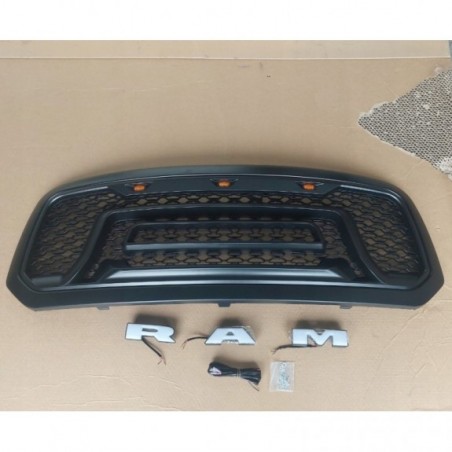 DODGE RAM 1500 2013-18 ATRAPA GRILL STYL WZÓR REBEL + LAMPKI + NAPIS LED