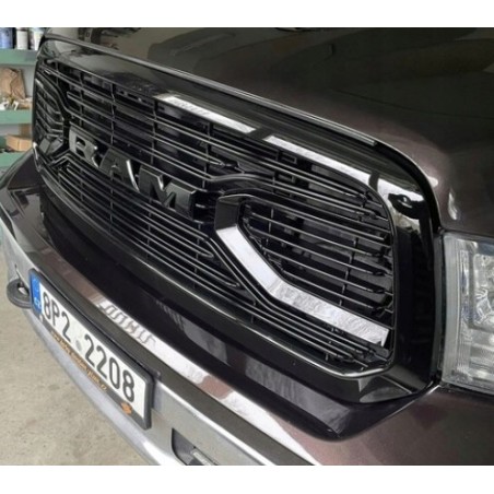 DODGE RAM 1500 2013-2018 ATRAPA GRILL CZARNY POŁYSK + LOGO RAM