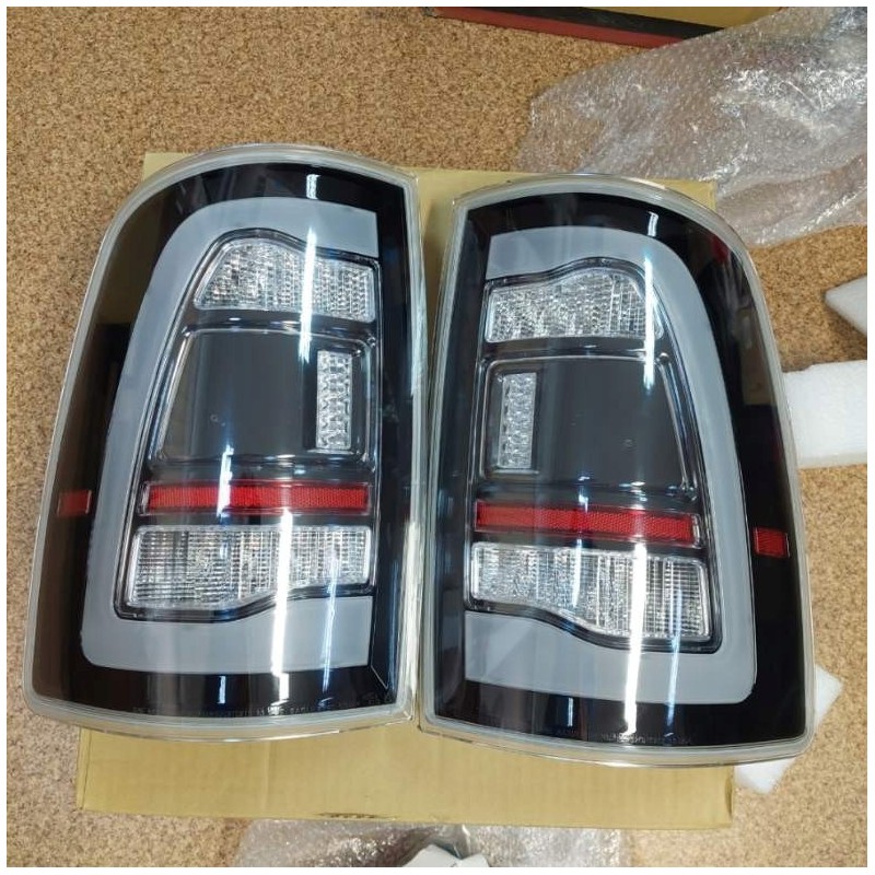 DODGE RAM IV 2009- LAMPA LAMPY KPL CZYSTE LED ŻÓŁTY KIERUNEK NA WZÓR GEN. 5