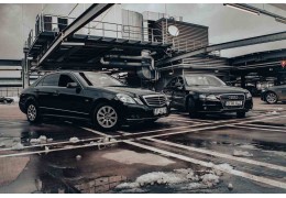 Audi A4 B5 (1994-2001) - lokalizacja skrzynki bezpieczników i wskazówki praktyczne